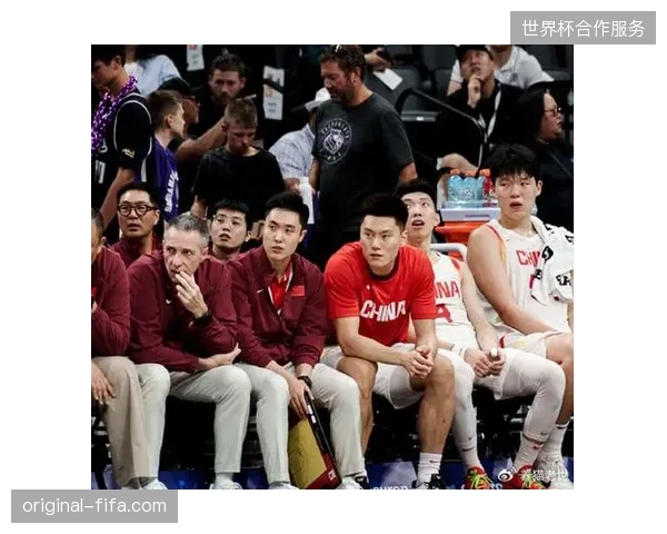 李弘权锋线冲击力完胜朱俊龙，上海队在关键三号位对决中占据上风